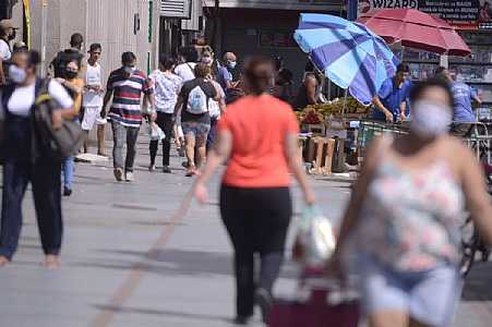 Pandemia: cidades do interior de SP voltam a fechar praças, endurecer fiscalização e proibir consumo de bebidas