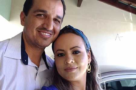 Casal é encontrado morto dentro de casa ao lado de revólver em Palestina