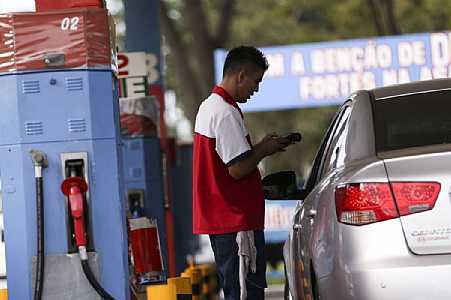 Gasolina sobe 8,65% até fevereiro e ultrapassa R$ 5 o litro em 20 Estados