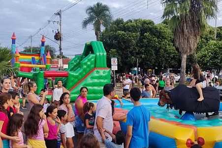 Brinquedos infláveis e Cinema na Praça vão animar o aniversário de 84 anos de Jales no dia 15 de abril