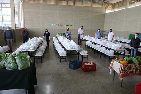 SECRETARIA DA EDUCAÇÃO DE PALMEIRA DOESTE PROMOVE ENTREGA DE KIT MERENDA