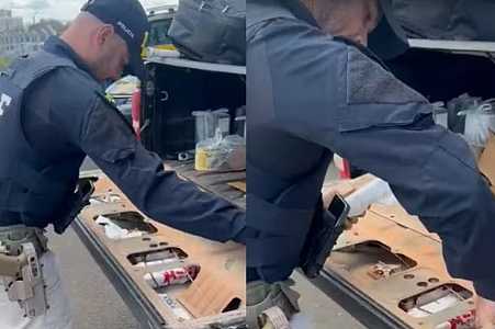 Polícia apreende anabolizantes, ampolas emagrecedoras e celulares escondidos em compartimento oculto de caminhonete no interior de SP