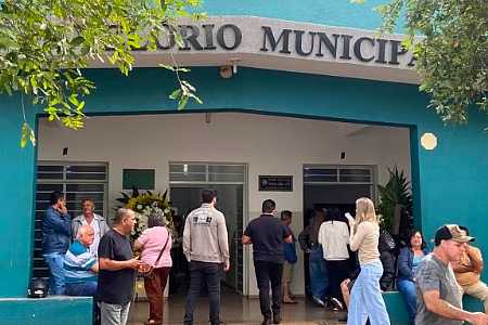 Piloto de 24 anos que morreu após avião cair em campo é velado em Jales