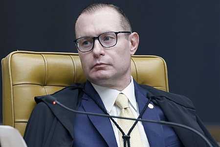 Zanin pede a Fachin conteúdo integral do celular de Vorcaro
