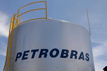 Petrobras sobe preço da gasolina pela nona vez em 2021