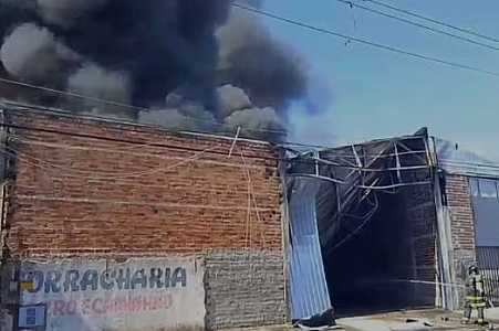 Incêndio de grande proporção destrói borracharia em Jales