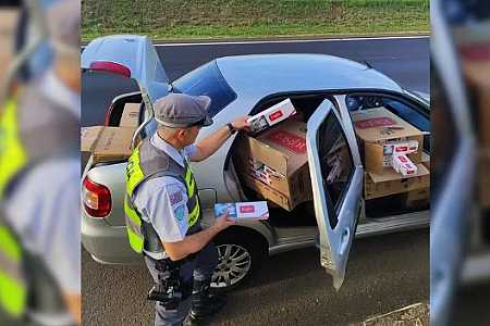 Polícia apreende 750 pacotes de cigarro contrabandeado em rodovia no interior de SP