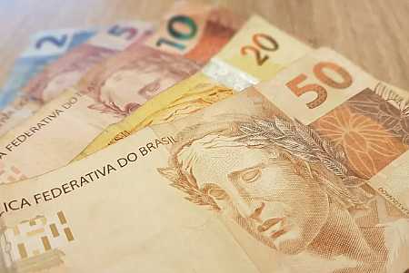 Governo antecipa pagamento do 13º para aposentados e pensionistas do INSS; veja as datas