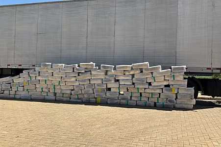 Caminhoneiro é preso suspeito de transportar quase 2 toneladas de maconha em Bady Bassitt