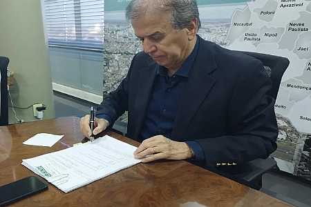 Justiça determina penhora de bens de prefeito e secretário em Rio Preto com base em ação movida há 21 anos