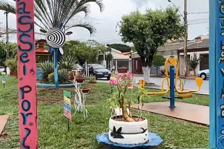 Com materiais recicláveis e criatividade, moradores revitalizam praças em Santa Fé do Sul