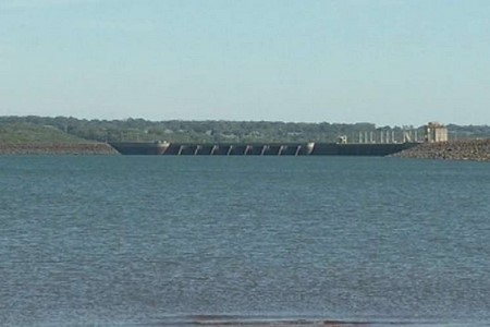 Usina emite alerta para teste de vazão das comportas de hidrelétrica
