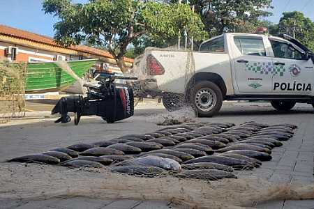 Polícia Ambiental apreende quase 100 kg de peixes nativos e petrechos usados em pesca predatória
