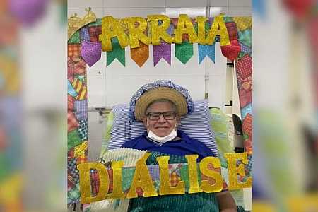Com sanfona e pratos adaptados, hospital do interior de SP faz festa junina na ala de diálise