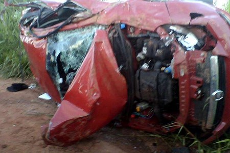 ACIDENTE DE CARRO ENVOLVE VITIMAS PERTO DE PALMEIRA D´OESTE