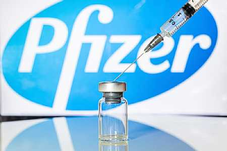 Eficácia da terceira dose da Pfizer cai depois de 4 meses, diz estudo