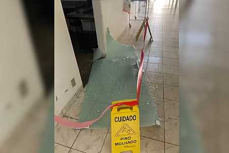 Jovem de 18 anos morre e outro fica ferido ao serem baleados em Rio Preto; parentes das vítimas brigaram na UPA