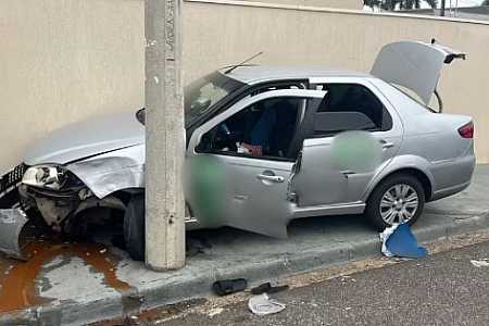Homens roubam carro de aplicativo, batem durante fuga e são presos no interior de SP