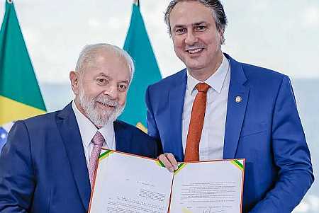 Lei que cria bolsa-auxílio poupança para estudantes do ensino médio é sancionada