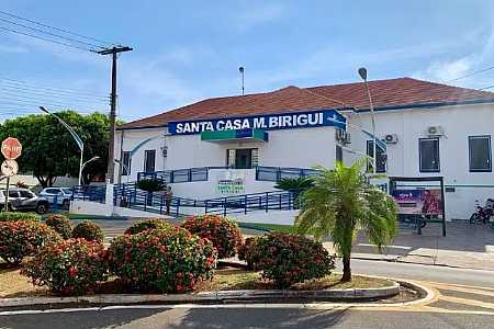 Garupa de 13 anos tem parte da perna amputada após carro atingir moto pilotada por adolescente em Birigui