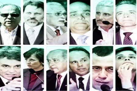 Condenados no mensalão se entregam à Polícia Federal