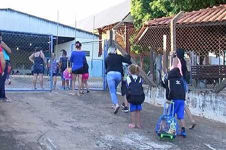 Aulas são suspensas após confirmação de casos de coronavírus em escola de Araçatuba