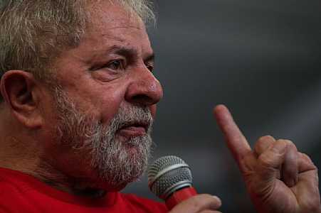 À imprensa internacional, Lula volta a dizer que pode ser candidato em 2022