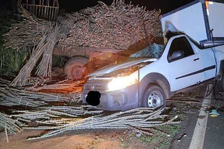 Operador de trator morre após acidente de trânsito em rodovia na região oeste do Estado