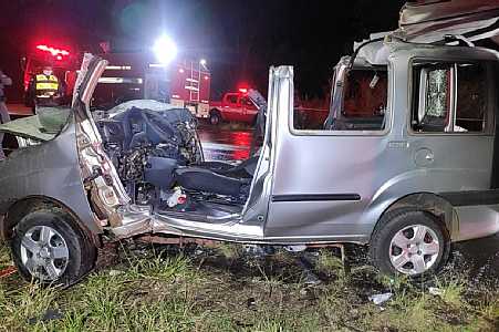 Acidente mata mulher e deixa dois em estado grave