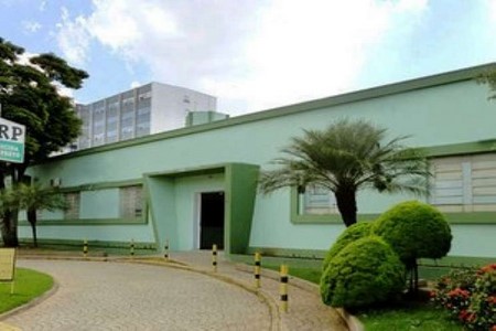 Alunos envolvidos em trote violento podem ser expulsos, diz diretor