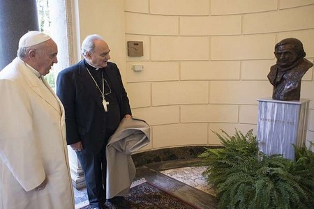 Big Bang e Teoria da Evolução não contradizem cristianismo, diz Papa