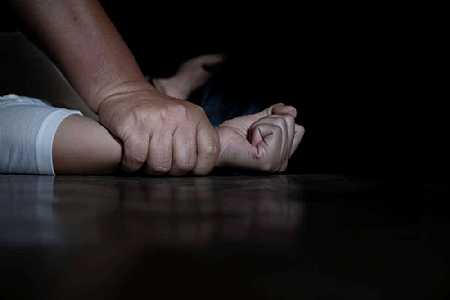Homem é flagrado estuprando adolescente com Síndrome de Down