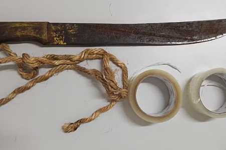 Mulher denuncia ser agredida, amarrada na cama com fita adesiva e estuprada pelo tio que estava escondido no quarto dela