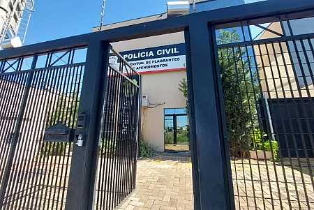 Homem volta a bar para pagar conta, é espancado, furtado e deixado nu em Rio Preto