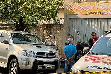 Empresário e funcionário são executados a tiros dentro de caminhonete; passageiro do veículo é suspeito