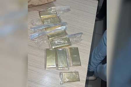 Homens são presos após tentarem enganar polícia e forjarem roubo de barras de ouro