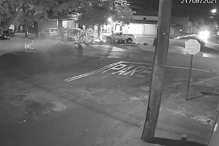 Motorista tenta atropelar pessoas de propósito em um bar ; veja vídeo