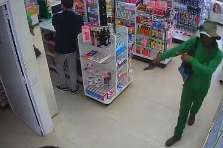 Homem suspeito de fingir ser cliente, render funcionários e roubar farmácia no interior de SP é preso