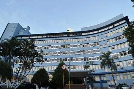 Morador baleado na frente da casa dele por desconhecido morre após cirurgia em hospital em Araçatuba