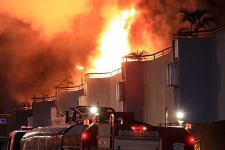 Incêndio no Shopping Azul de Rio Preto deixa 167 lojas destruídas