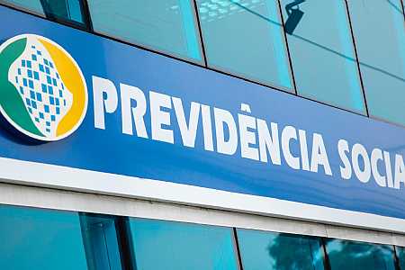 INSS começa a pagar 13º salário dos aposentados
