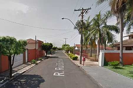 Mulher é assassinada com golpes de faca em Neves Paulista