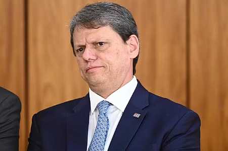 Justiça suspende decreto do governo de SP que autoriza licitação para privatizar gestão de 33 escolas estaduais
