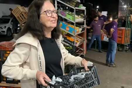 ‘Quem faz a feira-livre acontecer?’: histórias de trabalho, amizade e tradição atravessam gerações entre comerciantes e clientes em Rio Preto