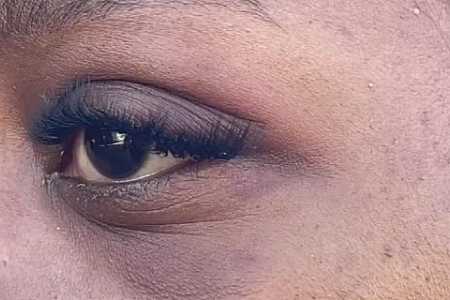Mulher diz que filha de 7 anos se colocou na frente para tentar impedir agressões do ex: ´Ela me abraçou´