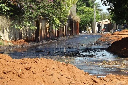 Após 5 dias, incêndio que provocou ´cachoeira de caramelo´ é extinguido