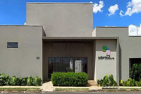 Mudando a realidade do Brasil: dentistas e médicos mais acessíveis a todos
