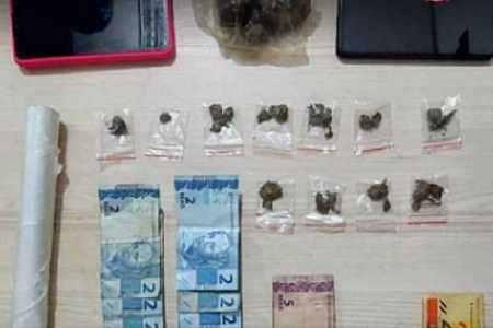 Casal é preso com tijolo de maconha mais ‘potente’ e porções embaladas para o tráfico