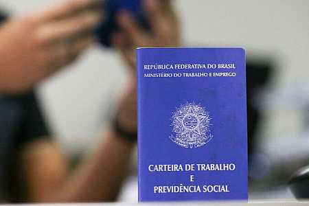 Trabalhadores podem sacar abono salarial do PIS/Pasep termina hoje