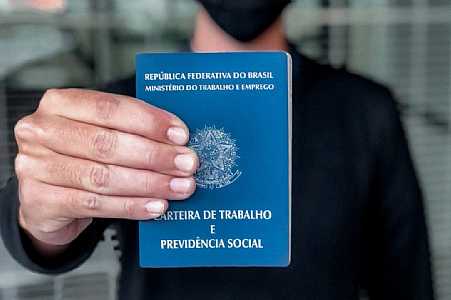 Desemprego cai para 7,8% em agosto, menor nível desde fevereiro de 2015